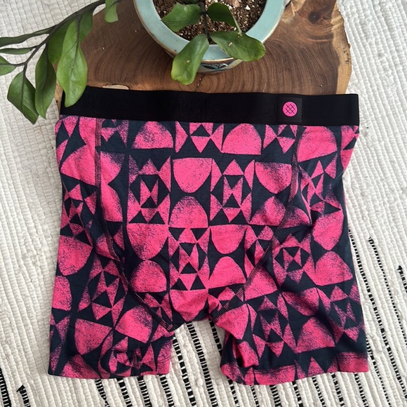 Stance - Picture 5 of 9